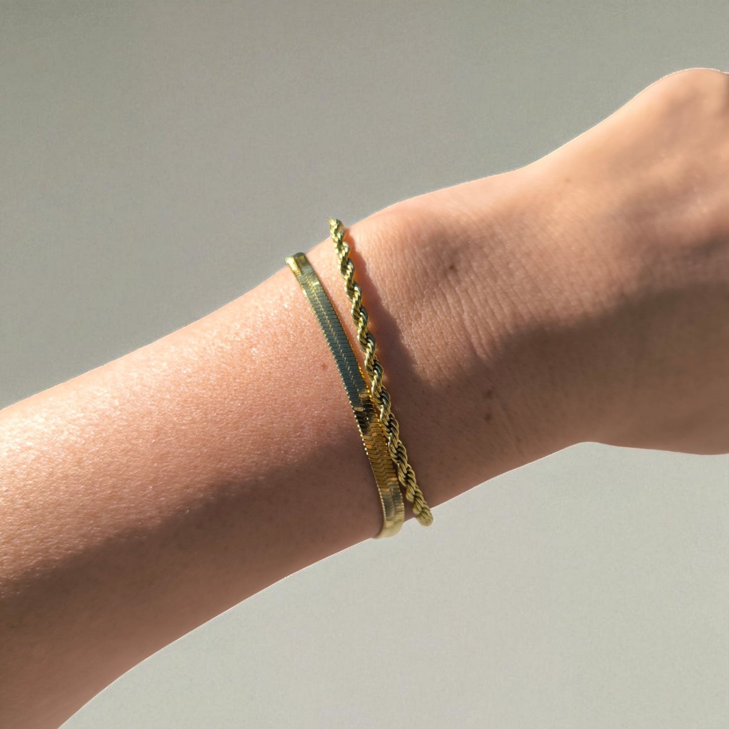 Двойна гривна Нео