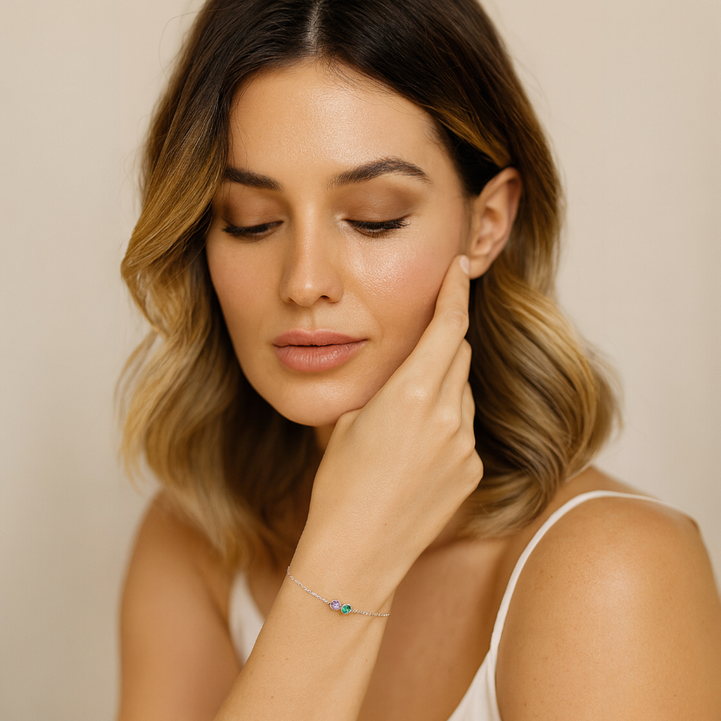 Гривна с камък на месеца Близо до сърцето