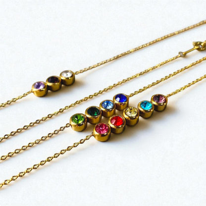 Колие с камък на месеца Близо до сърцето