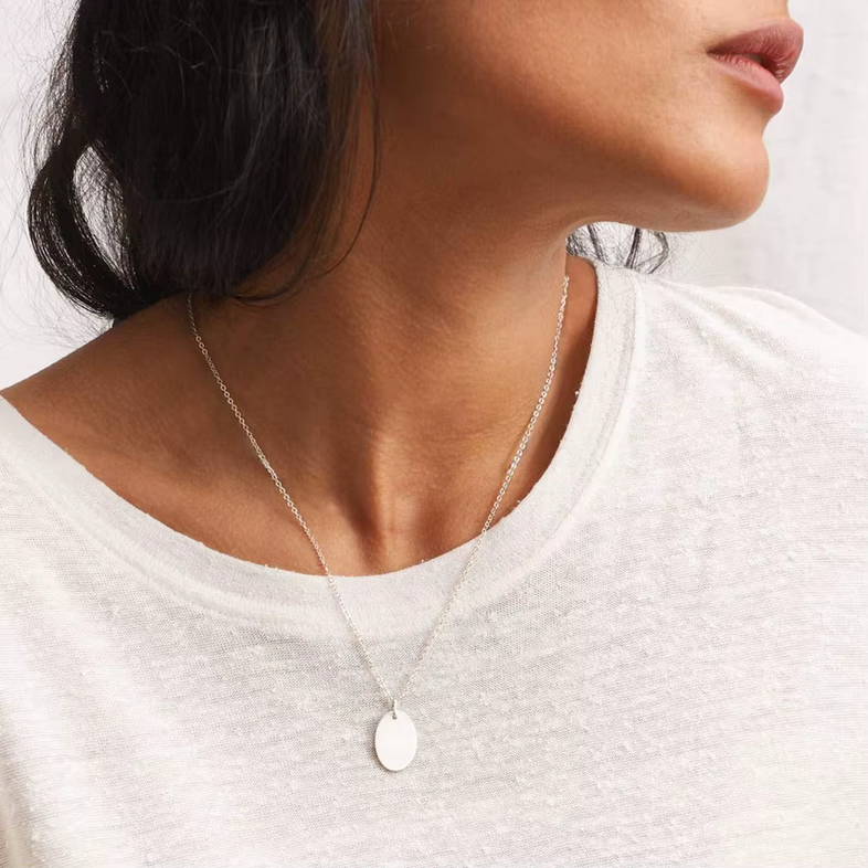 Колие Овален акцент