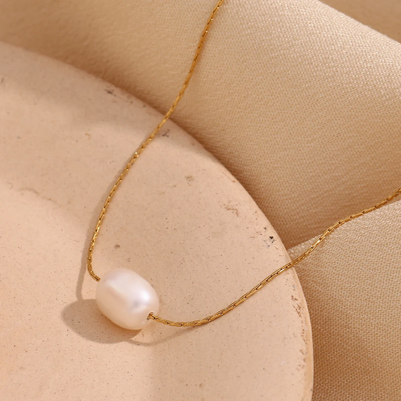 Колие със сладководна перла Морска капка