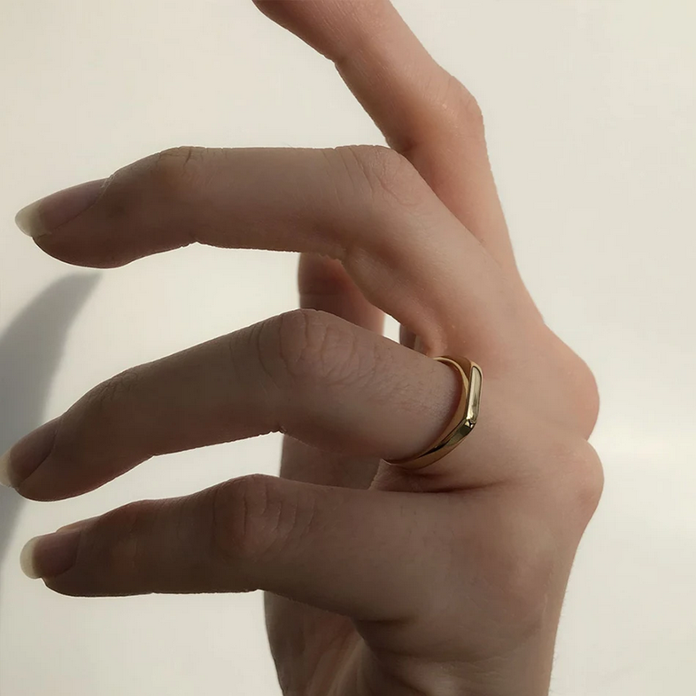 Пръстен с изчистен щрих Линеар