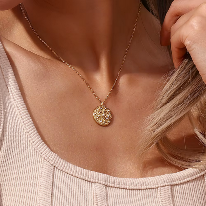 Елегантно колие Звезден медальон