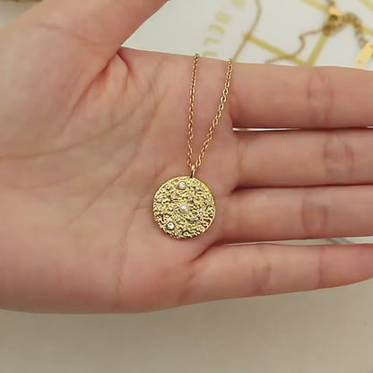 Елегантно колие Звезден медальон